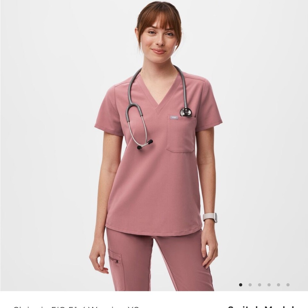 Figs Catarina one pocket scrub top in mauve